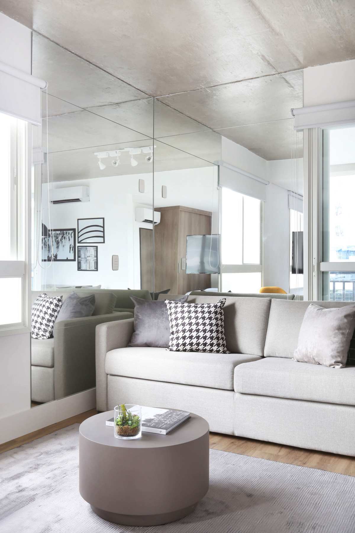 Apartamento para alugar com 1 quarto, 63m² - Foto 2