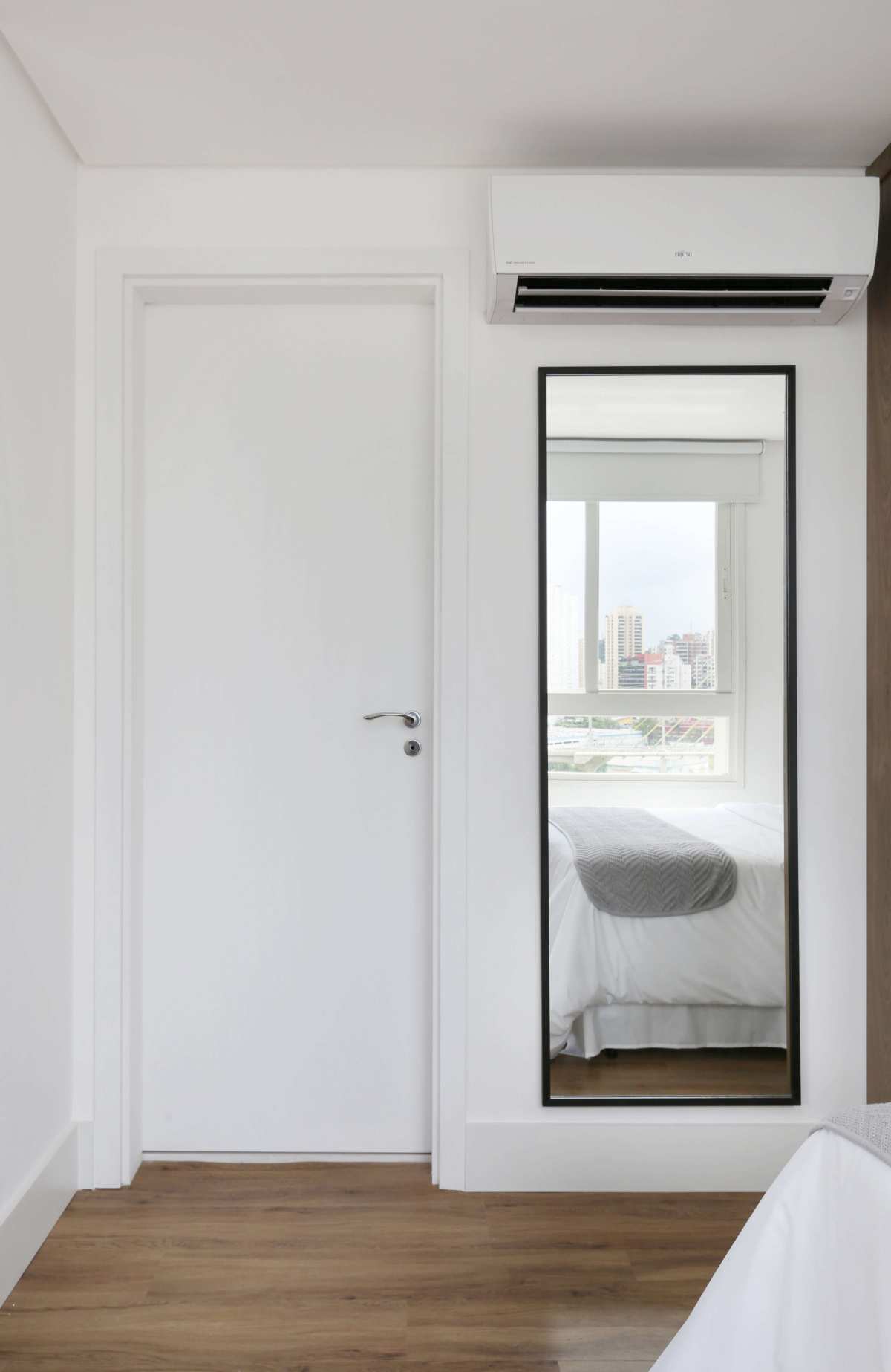 Apartamento para alugar com 1 quarto, 63m² - Foto 13