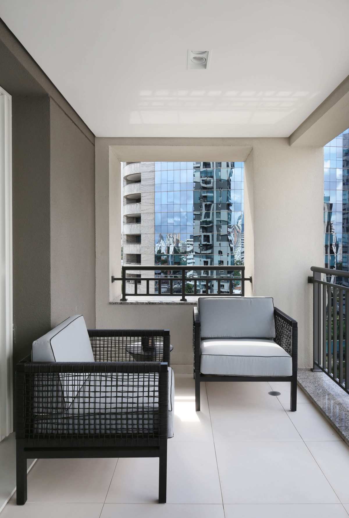 Apartamento para alugar com 1 quarto, 63m² - Foto 27