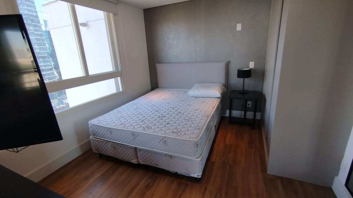 Apartamento para alugar com 1 quarto, 63m² - Foto 7