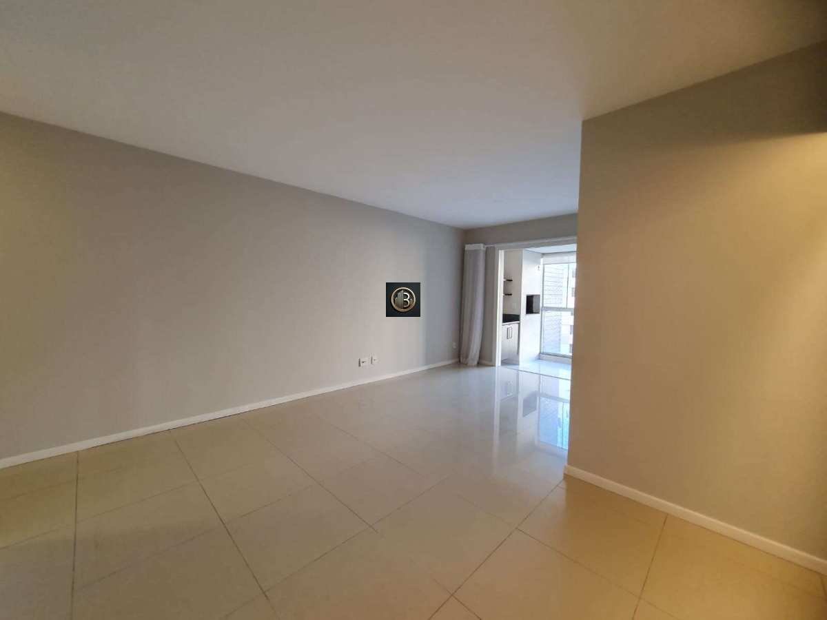 Apartamento à venda com 3 quartos, 103m² - Foto 3