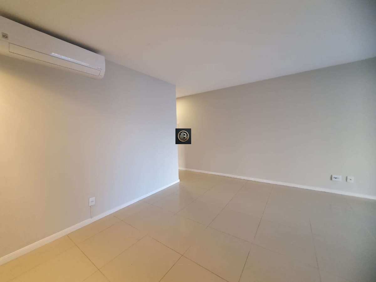 Apartamento à venda com 3 quartos, 103m² - Foto 4