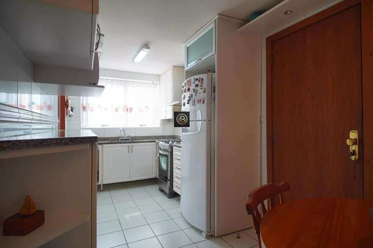 Apartamento à venda com 3 quartos, 164m² - Foto 9
