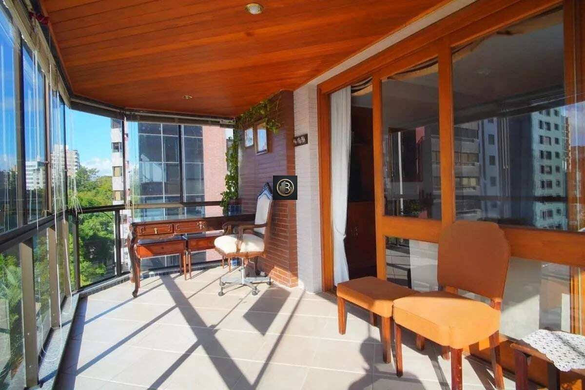 Apartamento à venda com 3 quartos, 164m² - Foto 1
