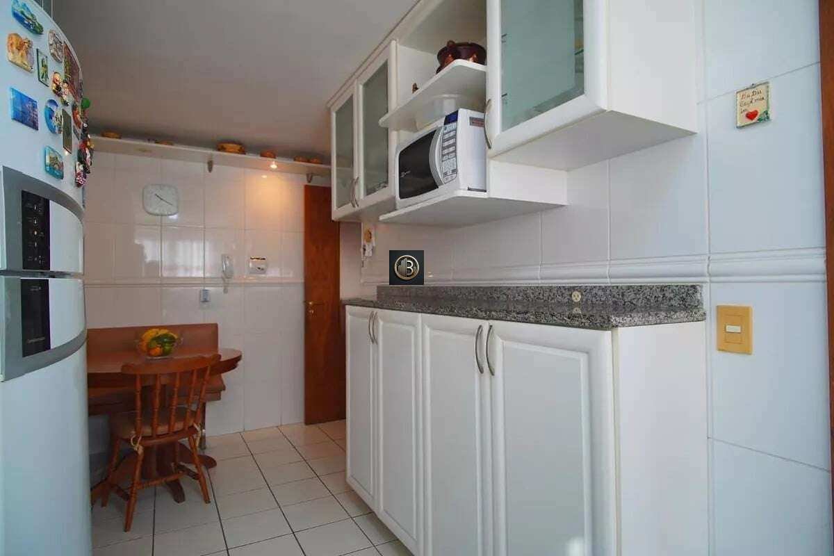Apartamento à venda com 3 quartos, 164m² - Foto 10