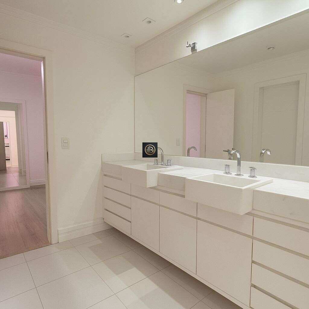 Casa à venda com 3 quartos, 235m² - Foto 14
