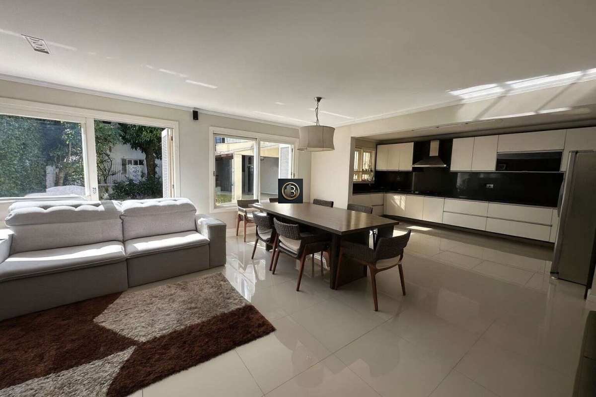 Casa à venda com 3 quartos, 235m² - Foto 4