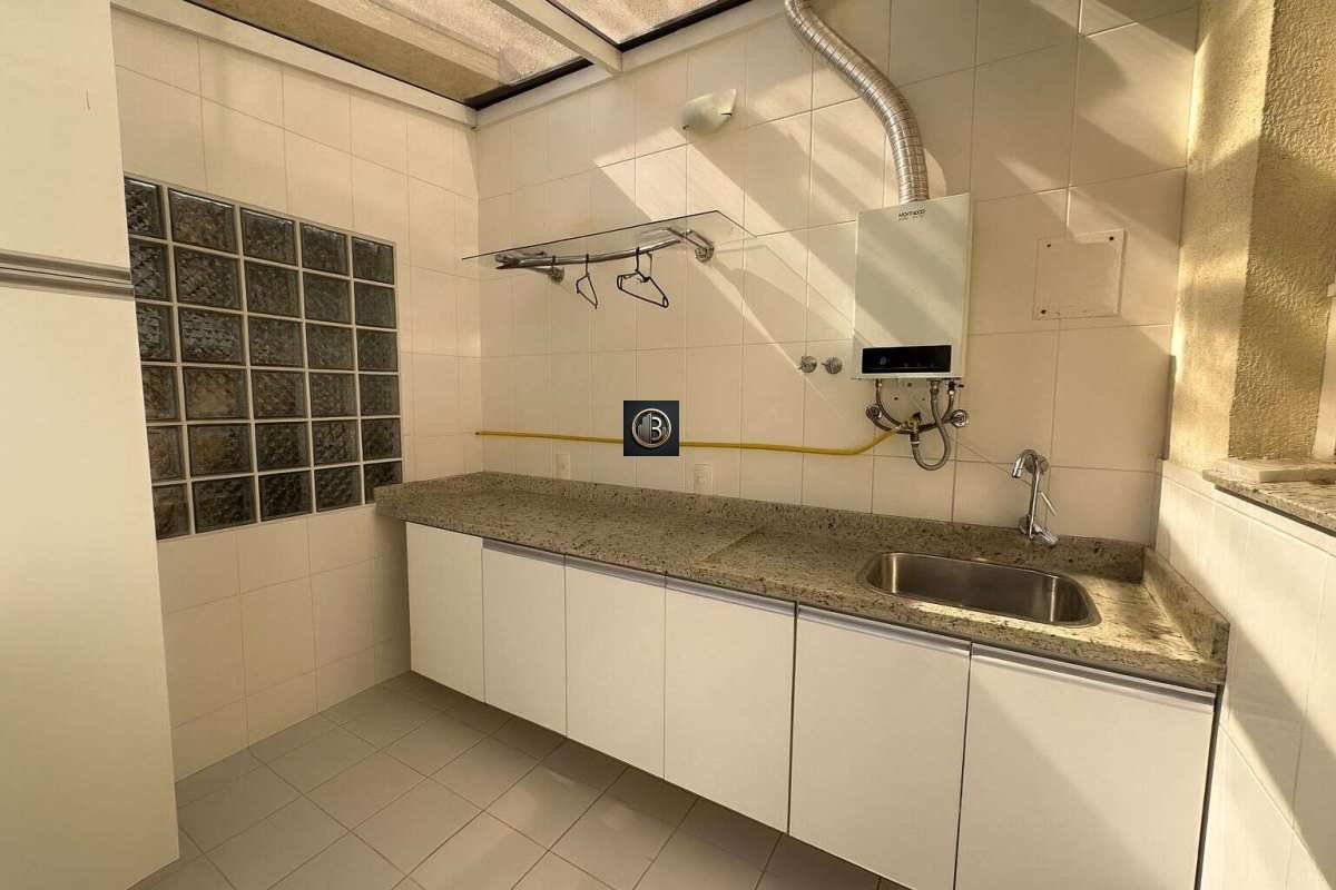 Casa à venda com 3 quartos, 235m² - Foto 8