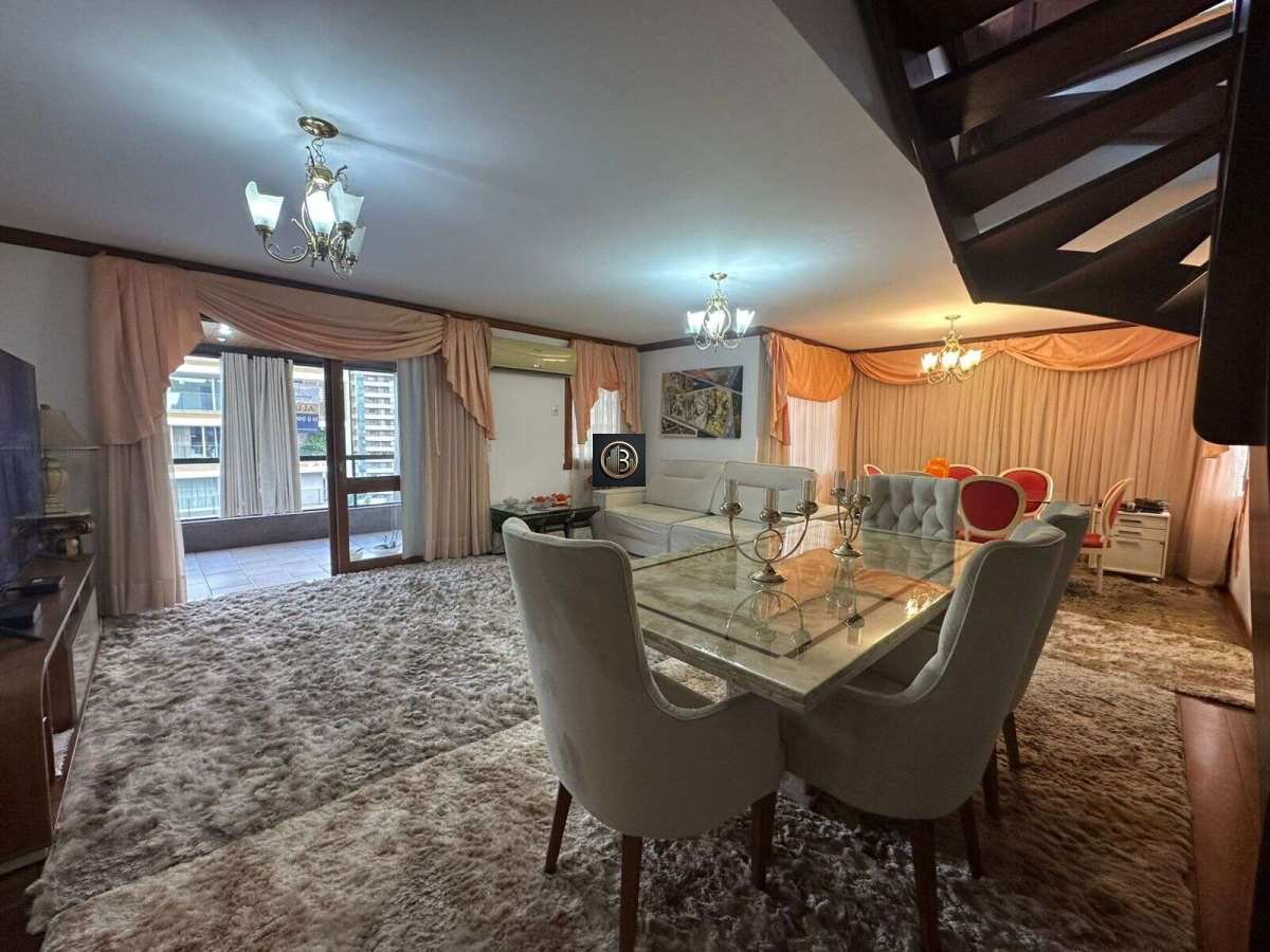 Cobertura à venda com 3 quartos, 530m² - Foto 1