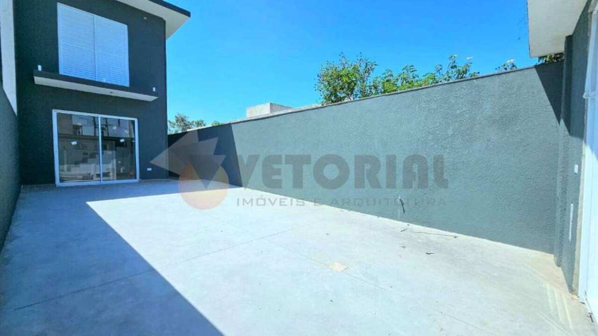 Sobrado à venda em Caraguatatuba, Pontal de Santa Marina, com 2 quartos, 75m²