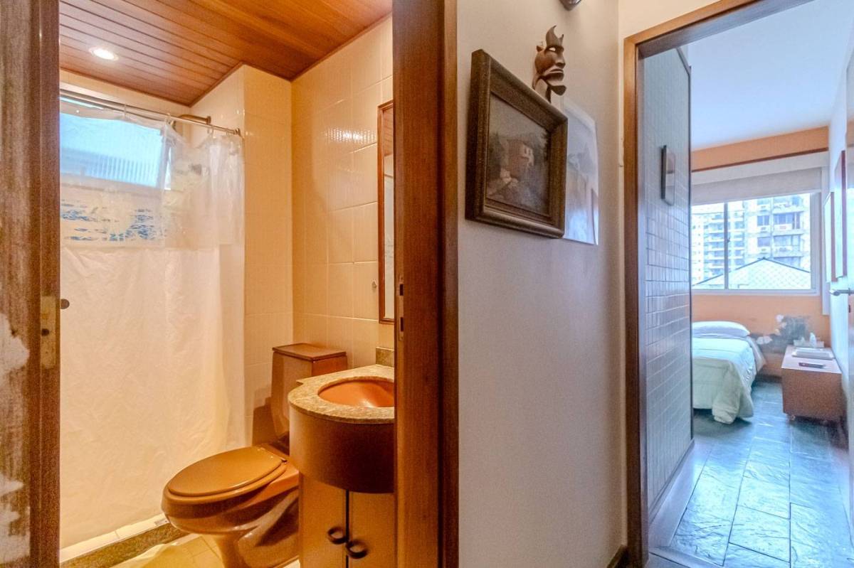 Apartamento à venda com 3 quartos, 137m² - Foto 13