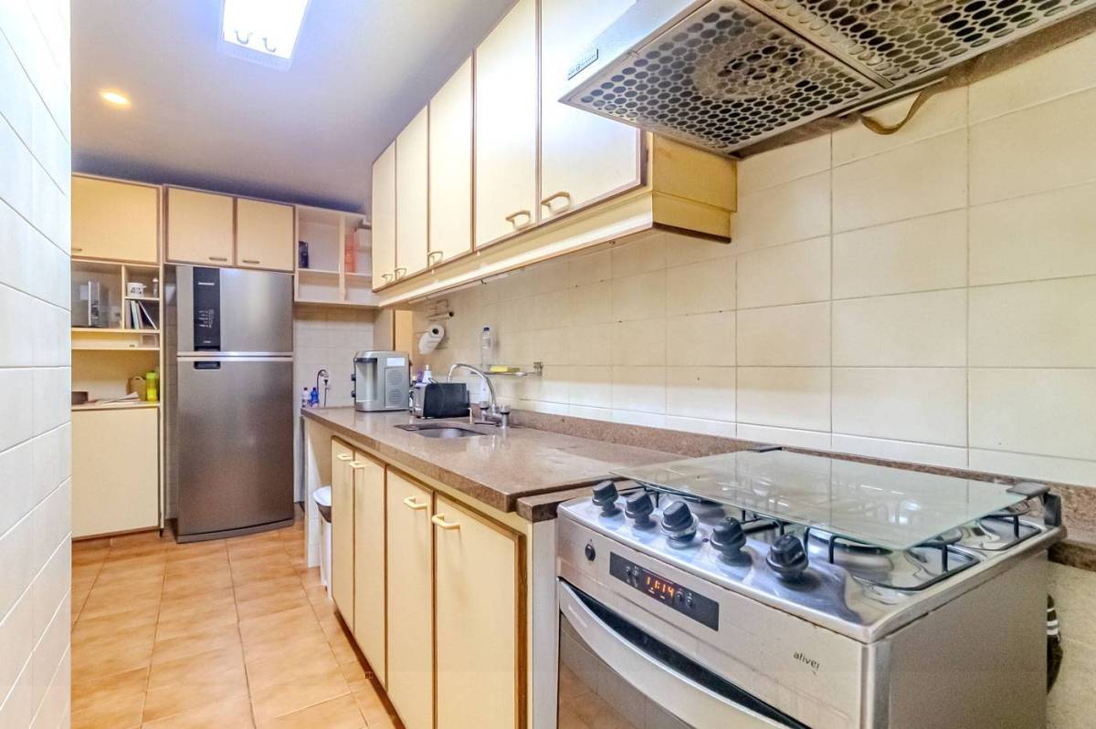 Apartamento à venda com 3 quartos, 137m² - Foto 7