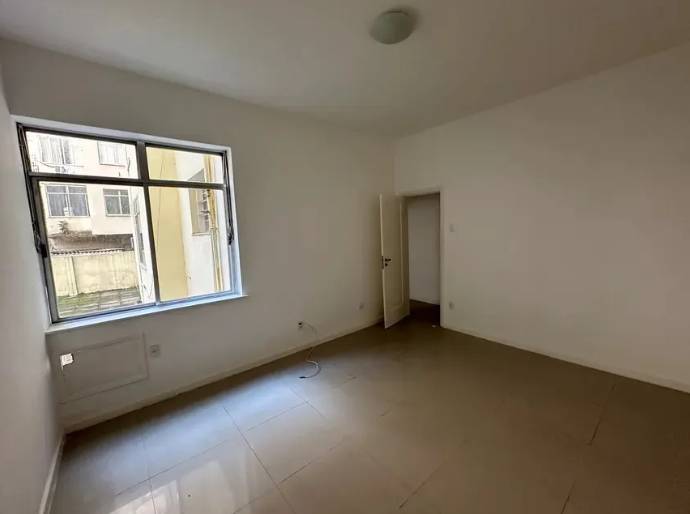 Apartamento à venda com 3 quartos, 130m² - Foto 4