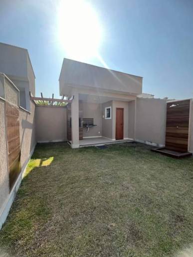 Casa à venda com 3 quartos, 100m² - Foto 3