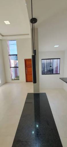Casa à venda com 3 quartos, 240m² - Foto 3