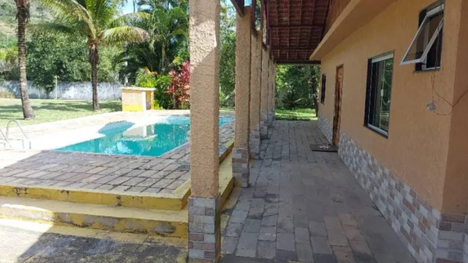 Casa à venda com 3 quartos, 250m² - Foto 1