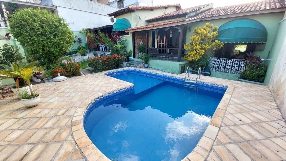 Casa de condomínio à venda em São Gonçalo, Centro, com 3 quartos, 240m²