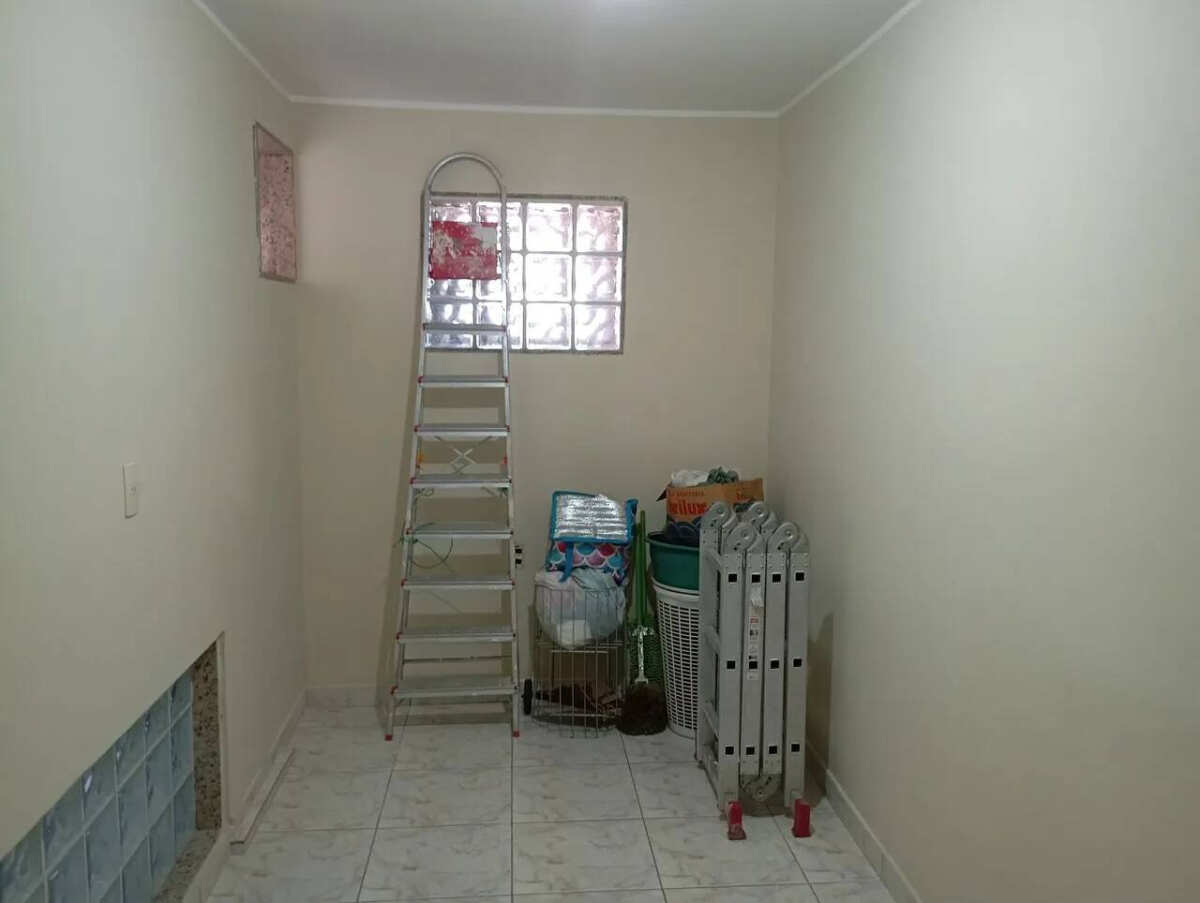 Sobrado à venda com 4 quartos, 210m² - Foto 3
