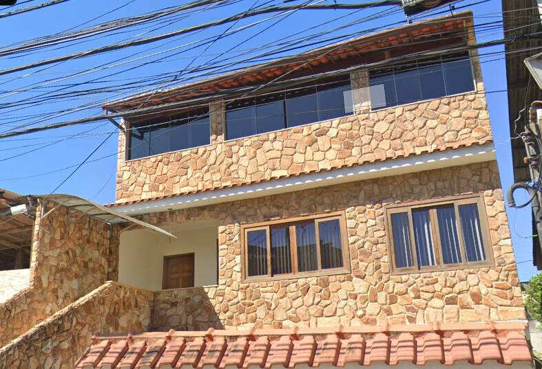 Sobrado à venda com 4 quartos, 210m² - Foto 1