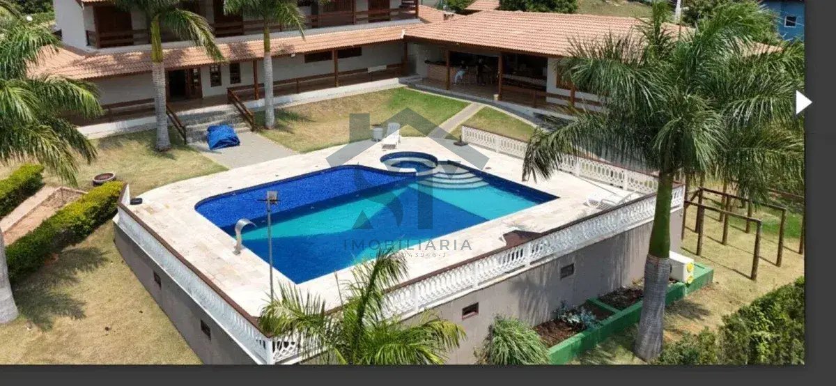Casa à venda no Condomínio Horizonte Azul II, com 5 quartos, 760m² de área construída em um terreno de 2.432m² - ST Imobiliária
