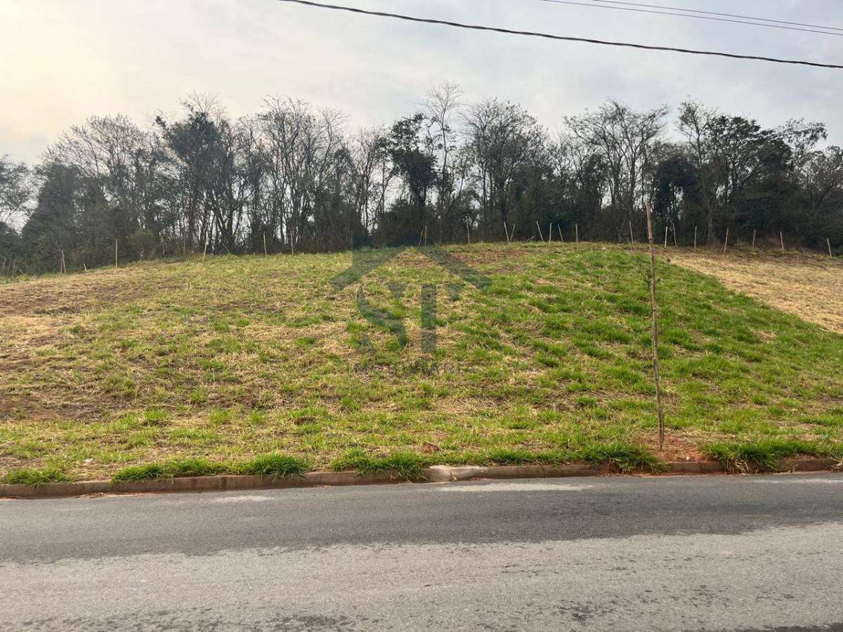 Terreno com excelente topografia, no Residencial Lago Azul em Jundiai SP - ST Imobiliária