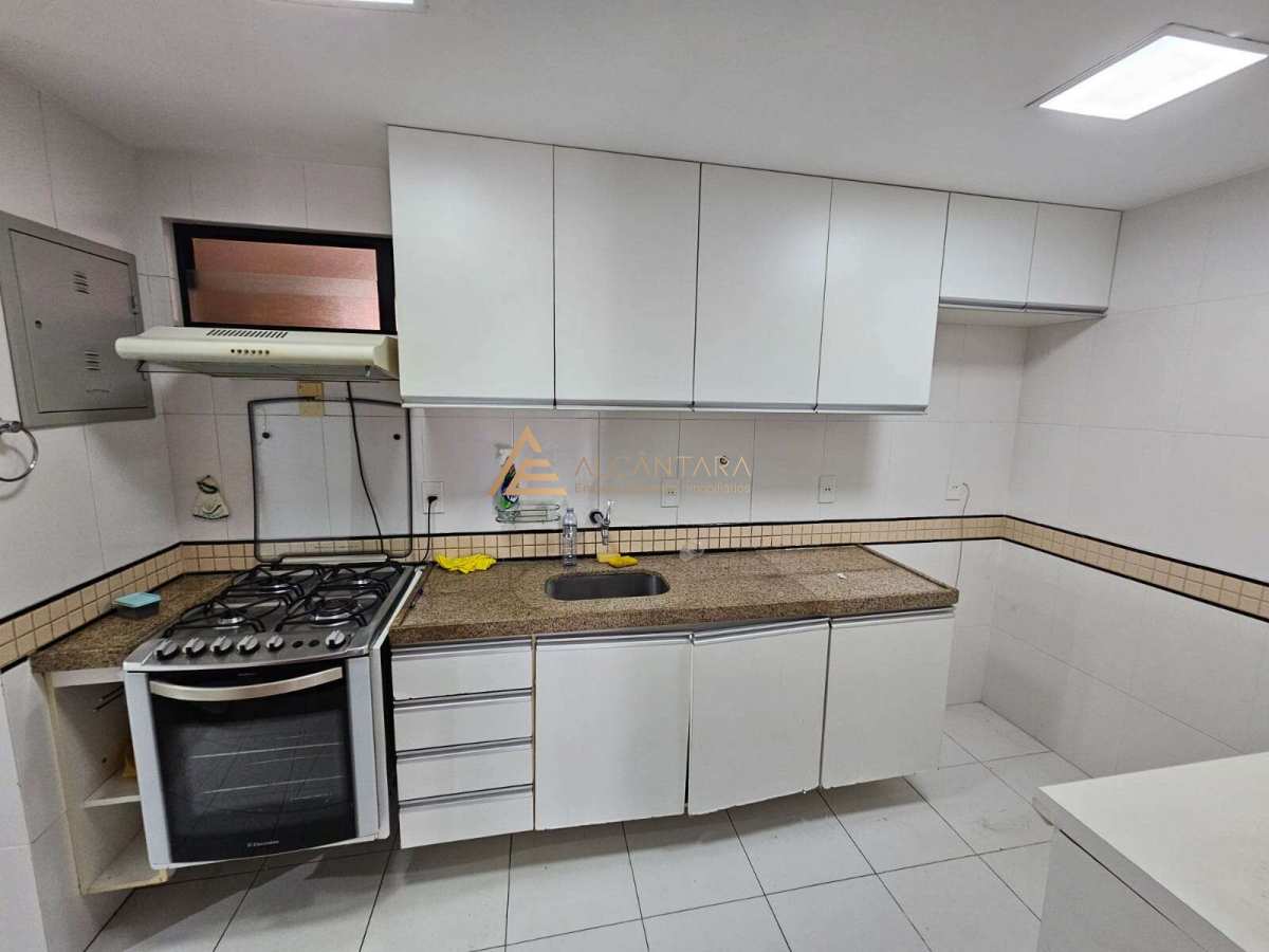 Apartamento à venda com 3 quartos, 117m² - Foto 3