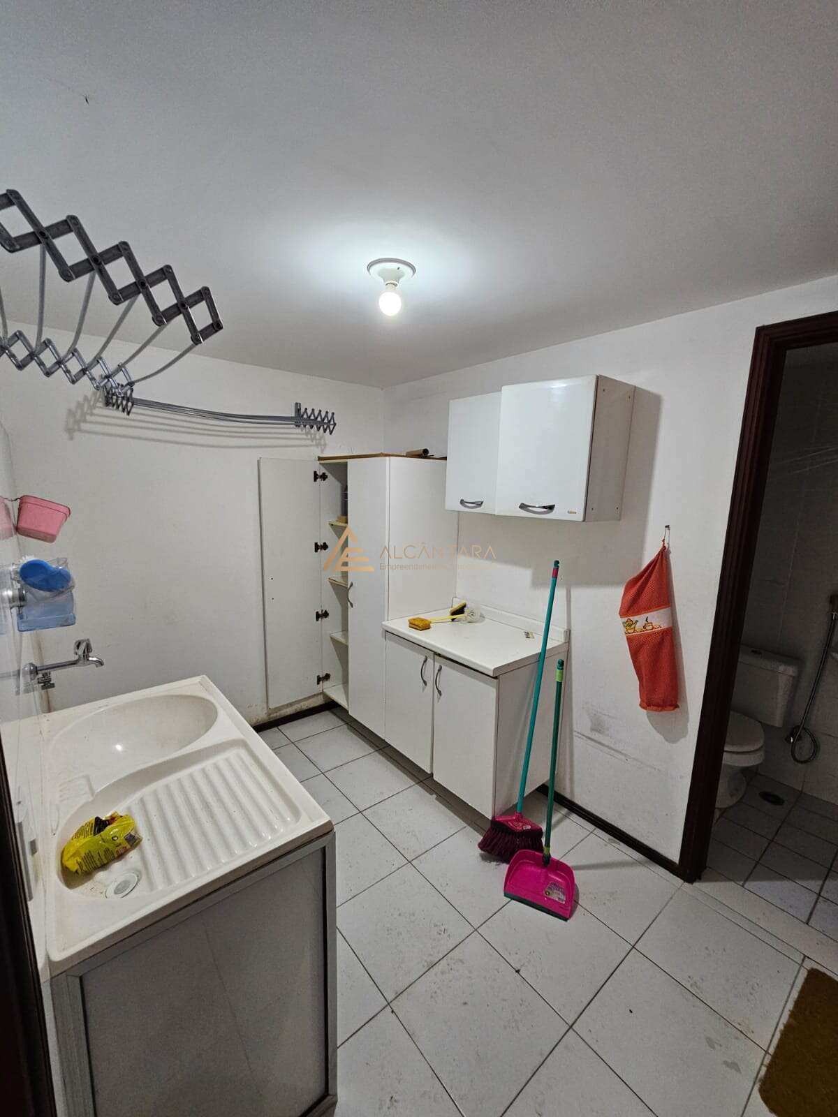 Apartamento à venda com 3 quartos, 117m² - Foto 9