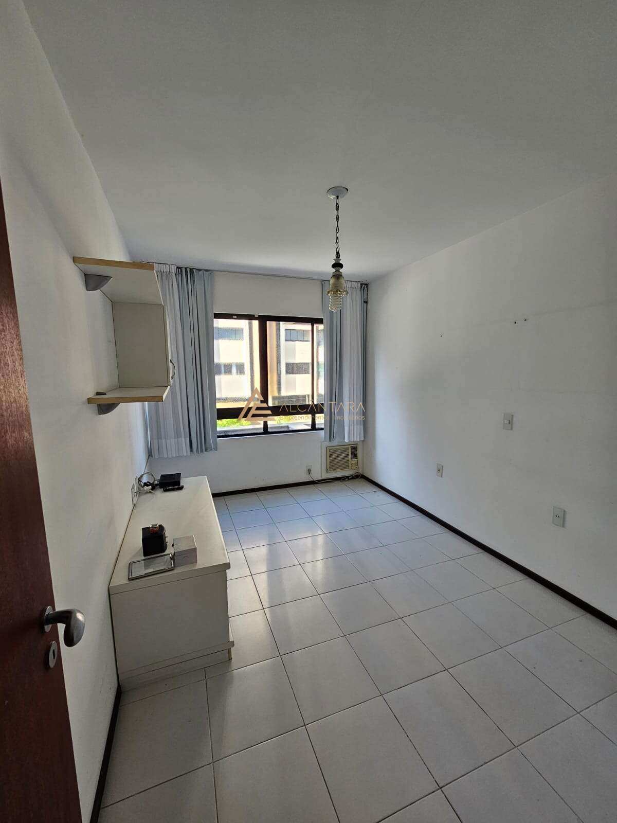 Apartamento à venda com 3 quartos, 117m² - Foto 5