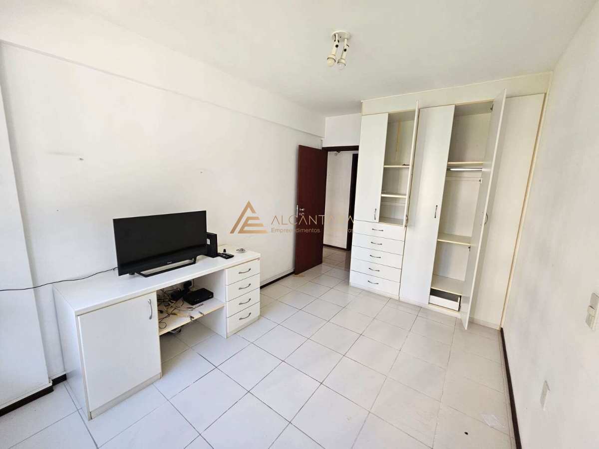 Apartamento à venda com 3 quartos, 117m² - Foto 11