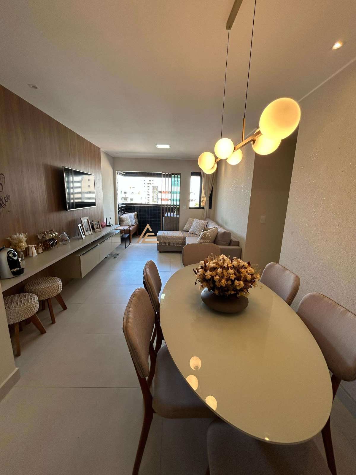 Apartamento à venda com 3 quartos, 79m² - Foto 1