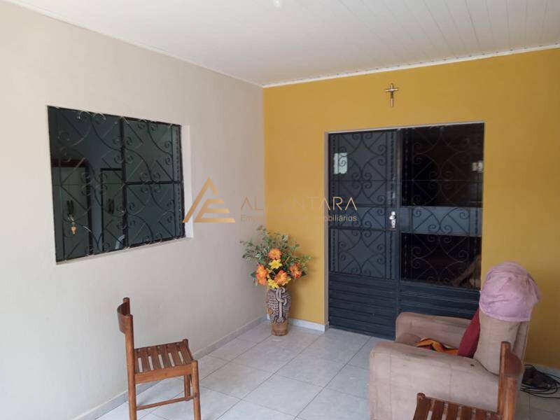 Casa à venda com 3 quartos, 185m² - Foto 2