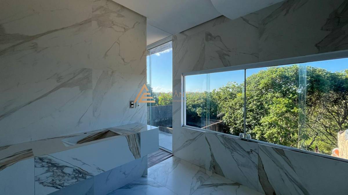 Casa de Condomínio à venda com 3 quartos, 280m² - Foto 1