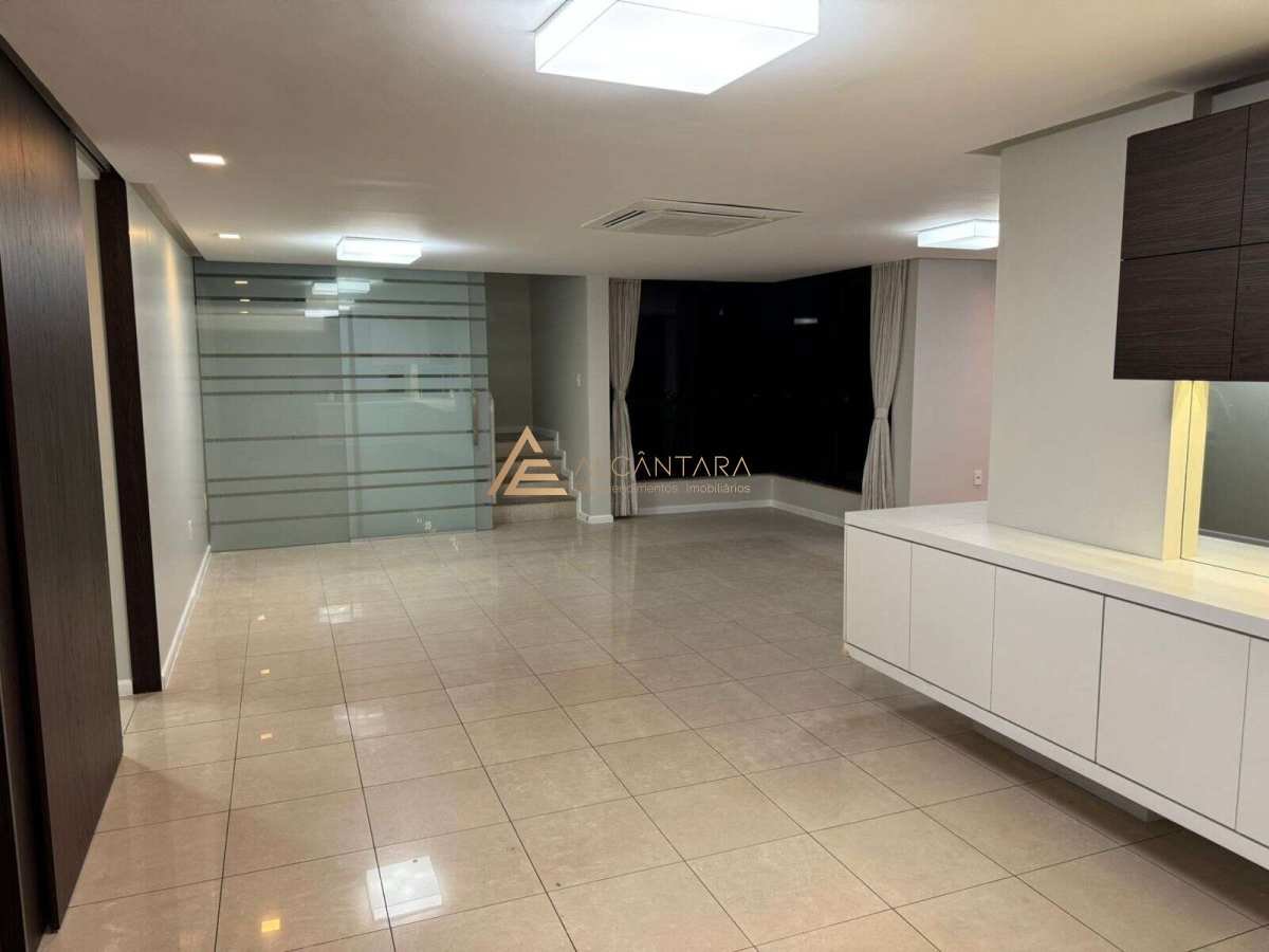Apartamento à venda com 4 quartos, 310m² - Foto 1