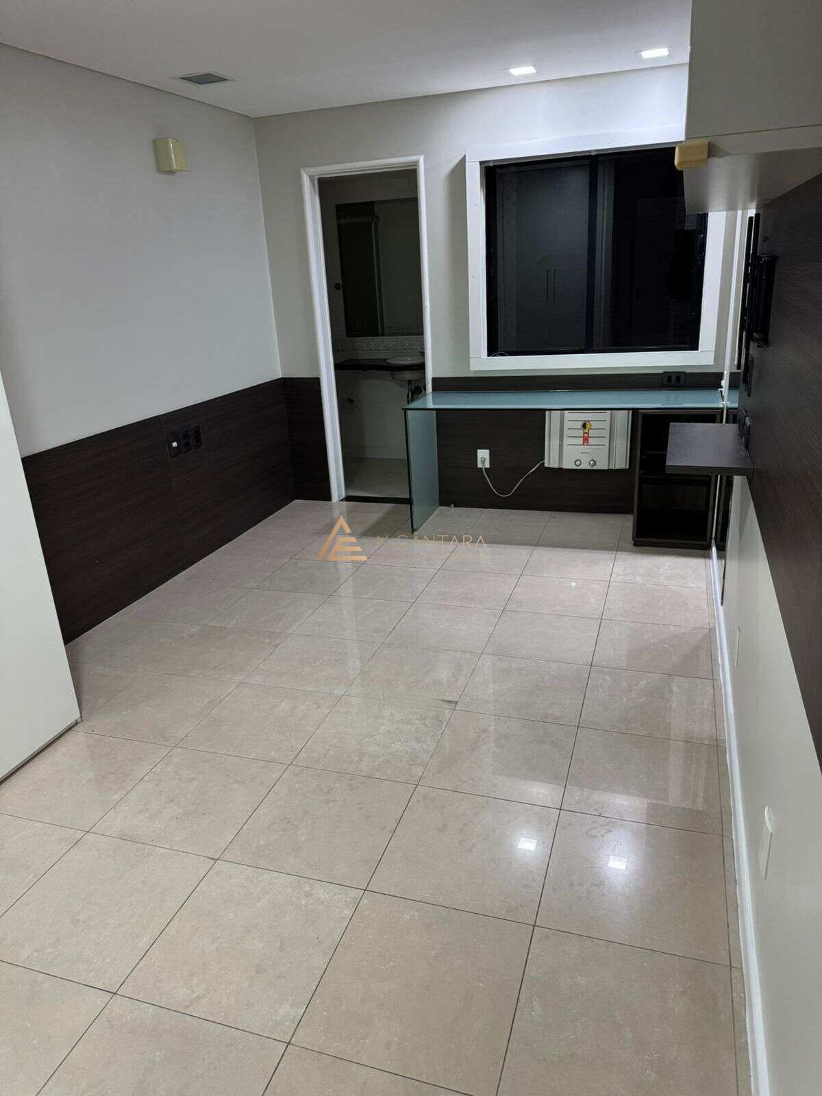 Apartamento à venda com 4 quartos, 310m² - Foto 2