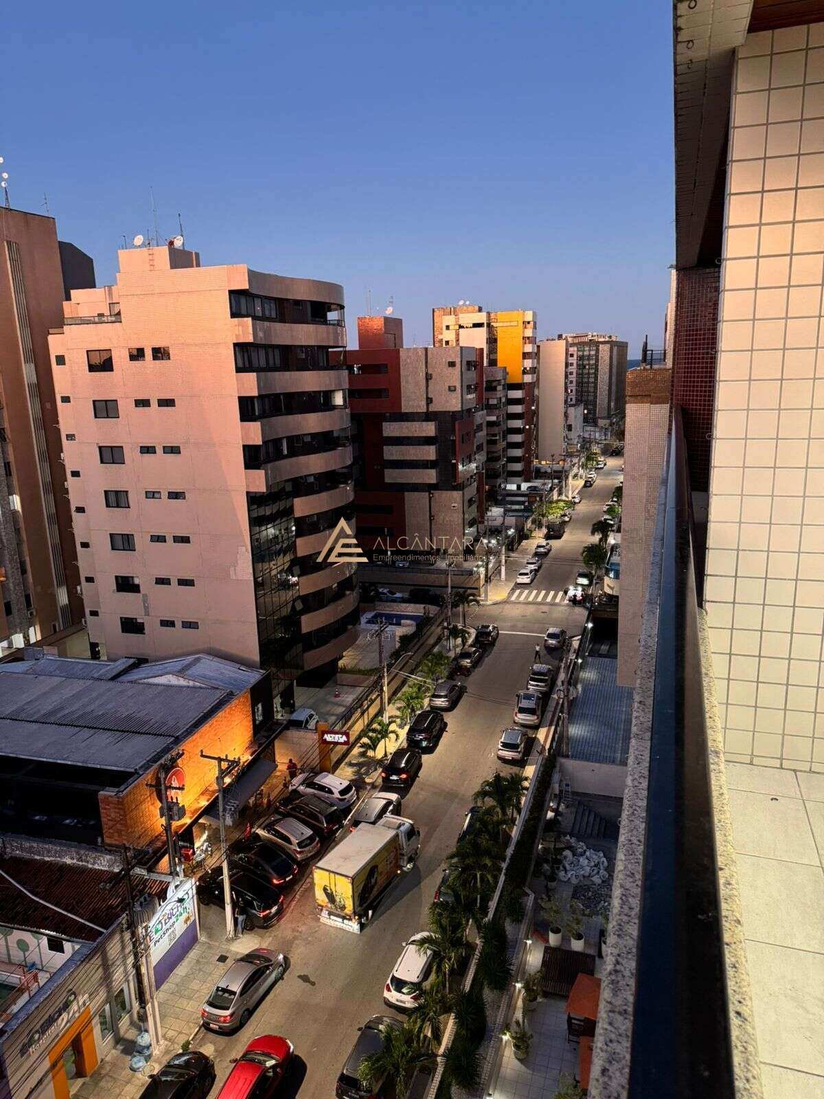 Apartamento à venda com 4 quartos, 310m² - Foto 4