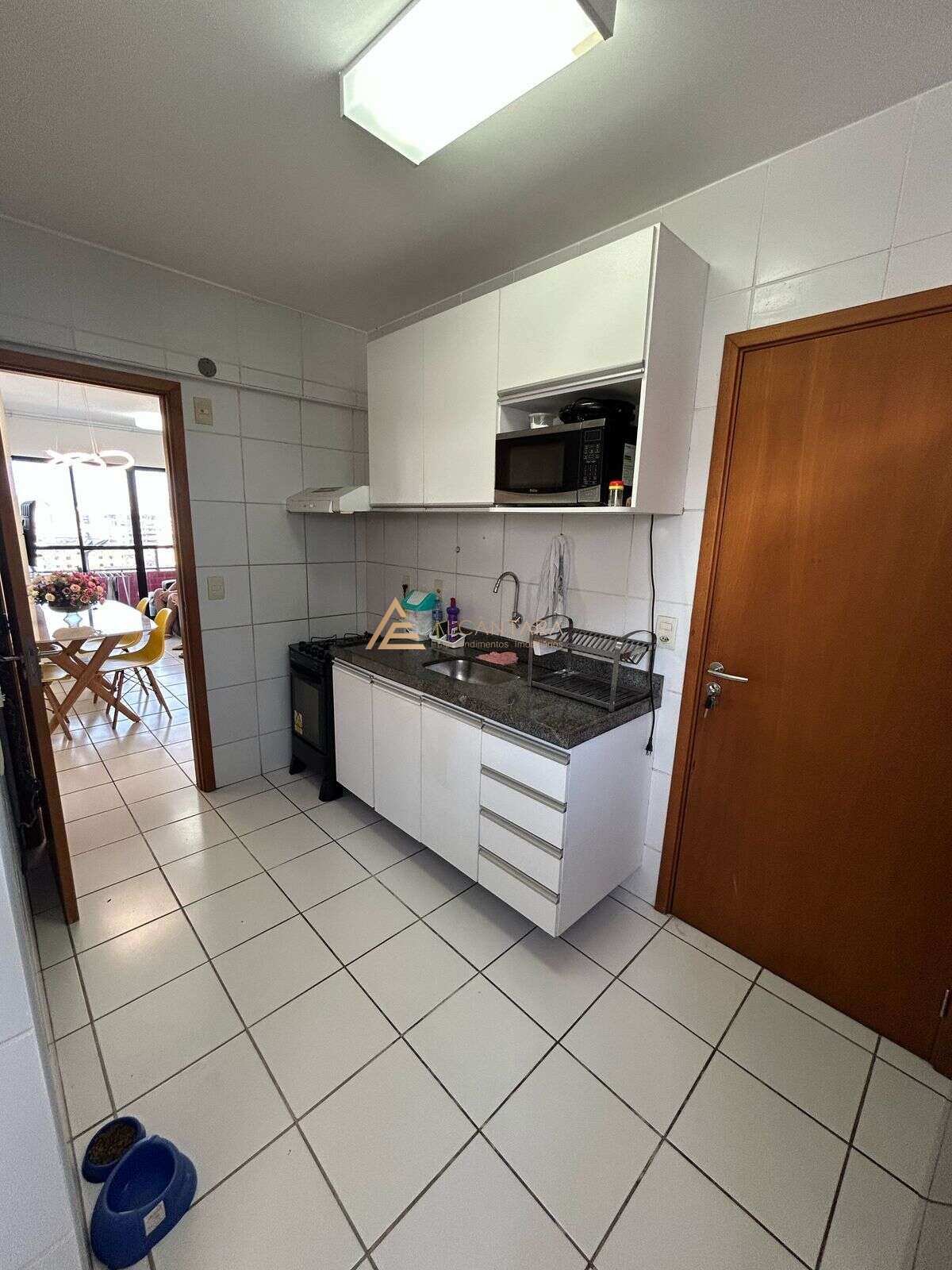 Apartamento à venda com 3 quartos, 76m² - Foto 9
