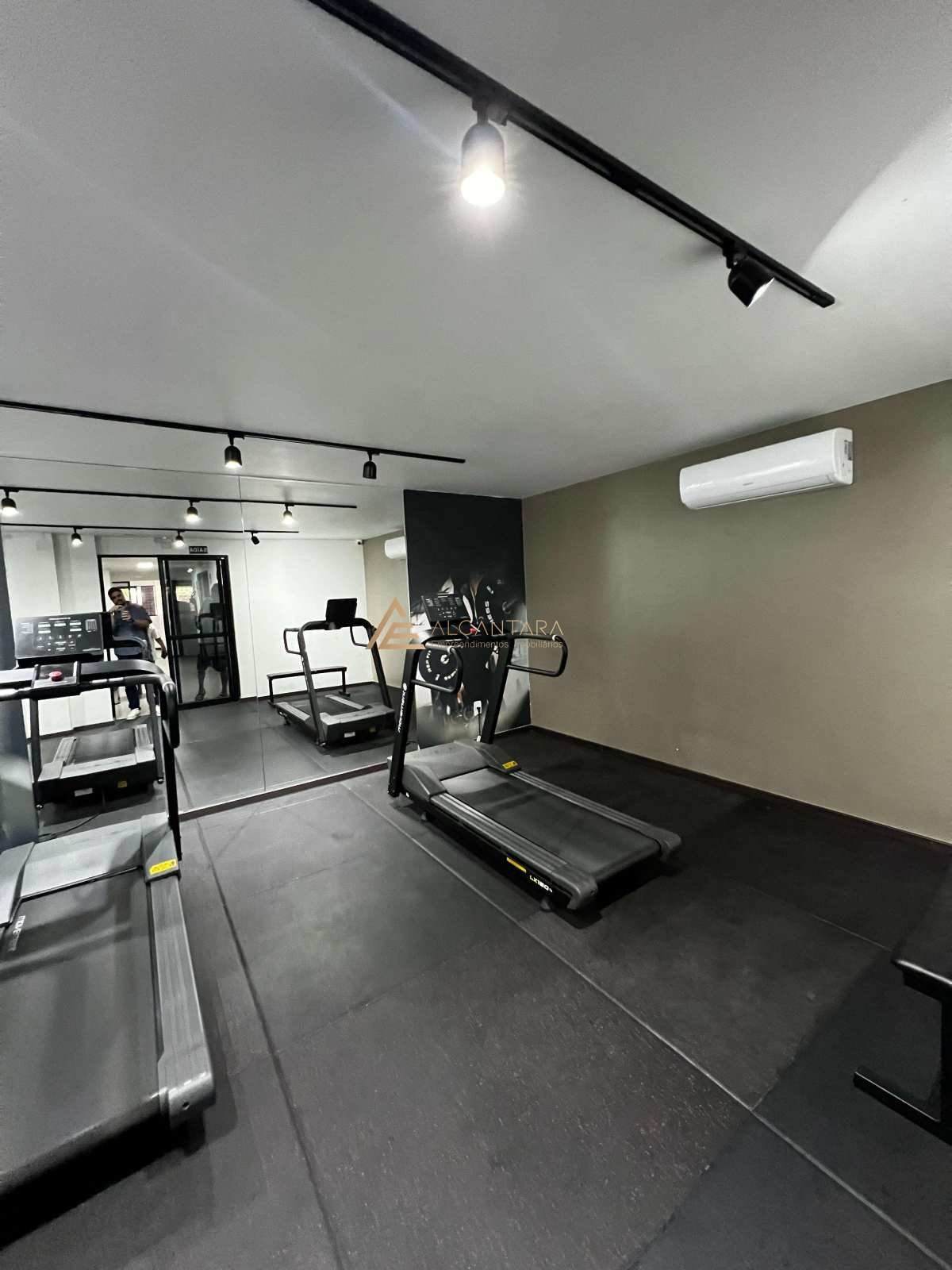 Apartamento à venda com 3 quartos, 98m² - Foto 17