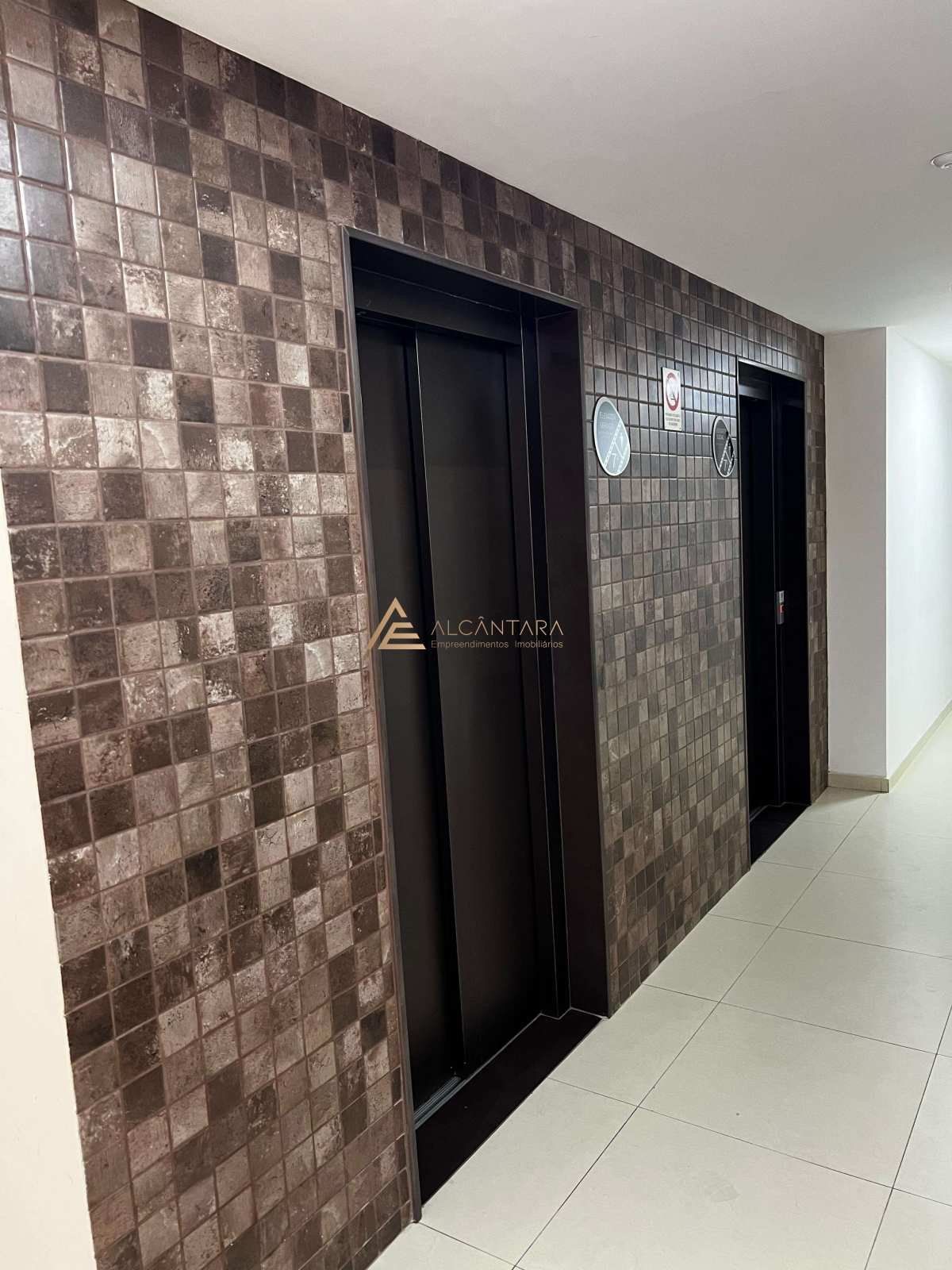 Apartamento à venda com 3 quartos, 98m² - Foto 4