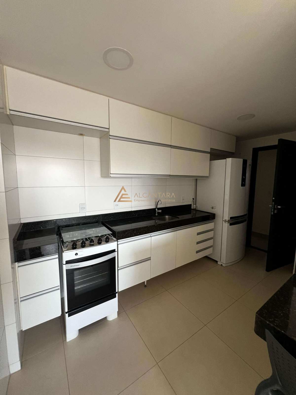 Apartamento à venda com 3 quartos, 98m² - Foto 6