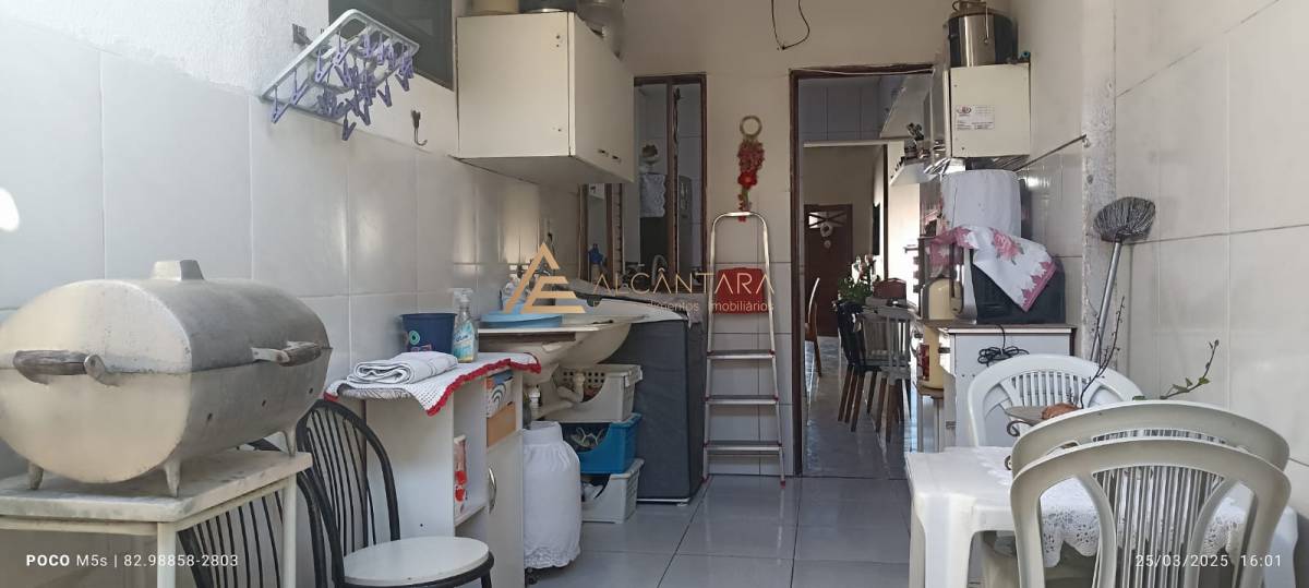 Casa à venda com 4 quartos, 141m² - Foto 16