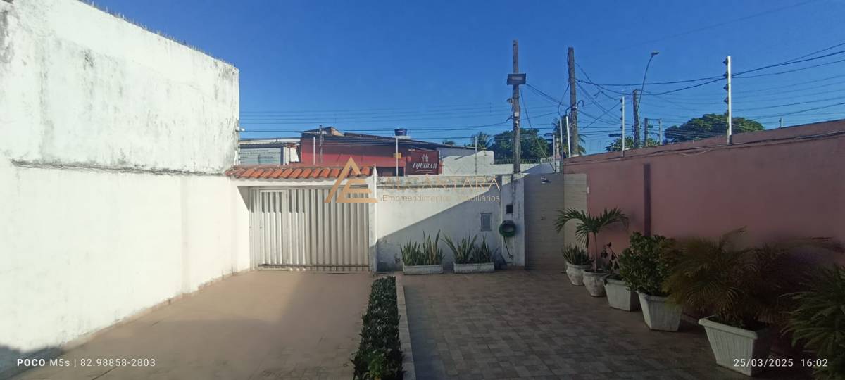 Casa à venda com 4 quartos, 141m² - Foto 2
