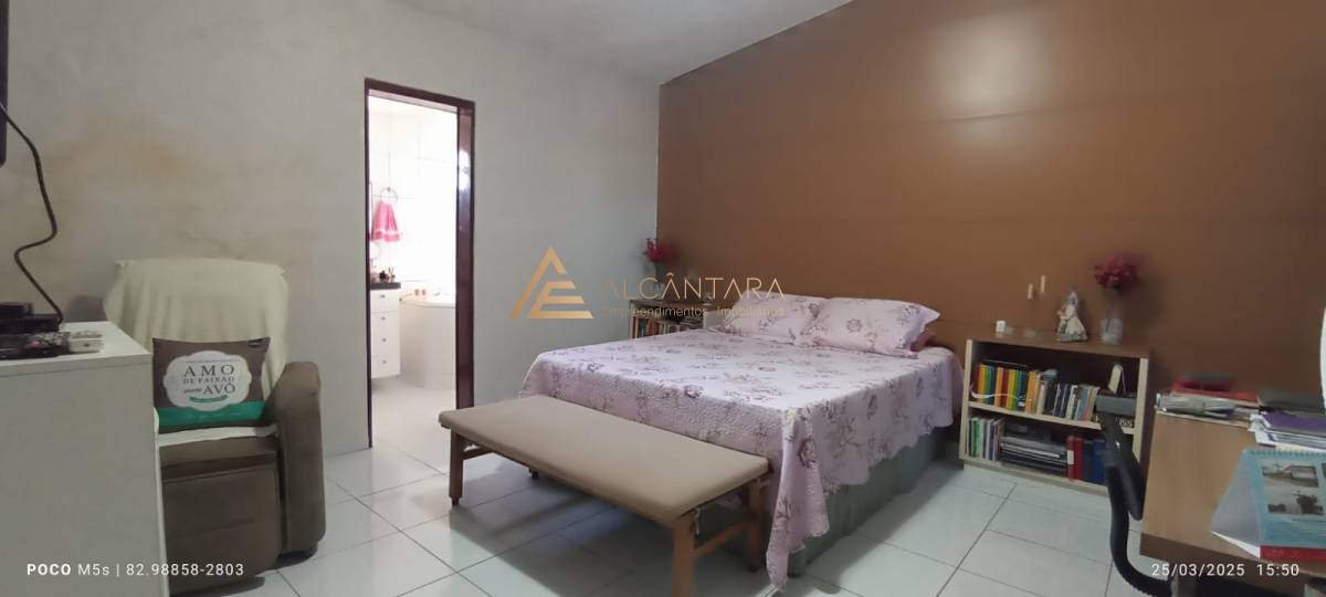 Casa à venda com 4 quartos, 141m² - Foto 14