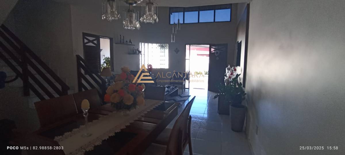 Casa à venda com 4 quartos, 141m² - Foto 3