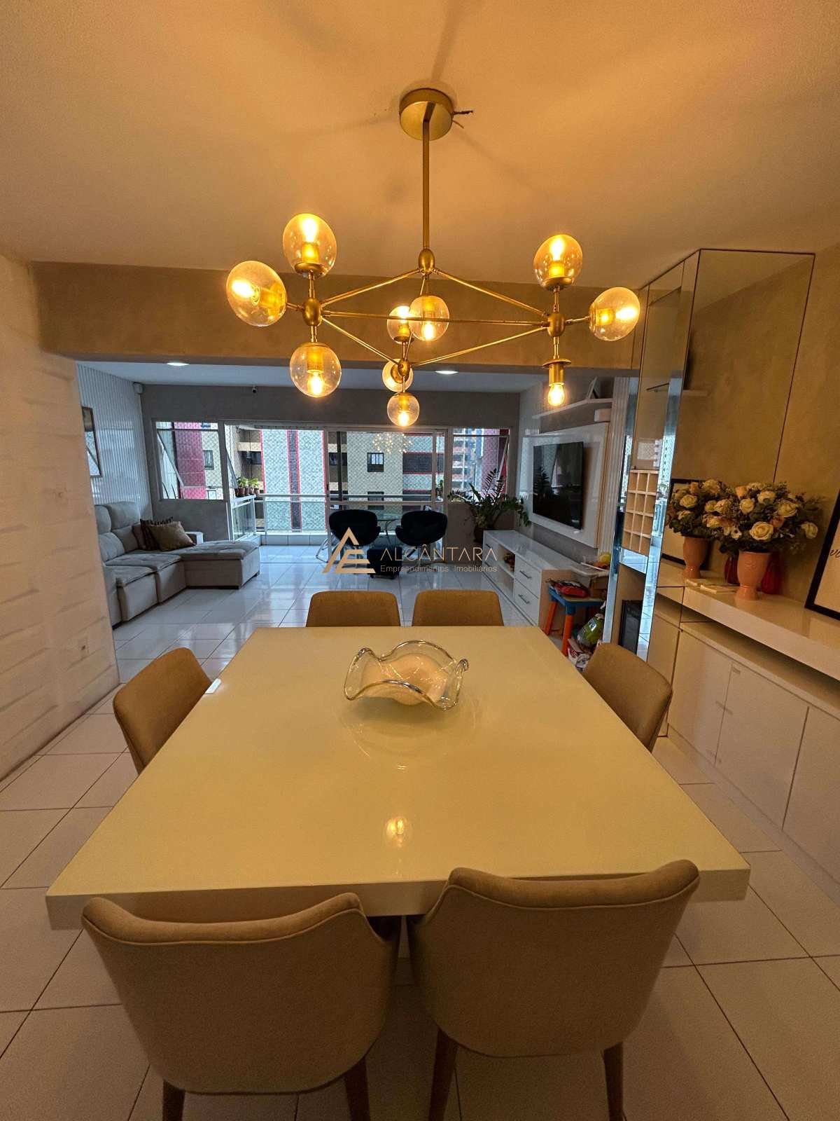 Lindo apartamento de 3 quartos com 1 Suíte ao lado do corredor Vera Arruda e próximo da praia!