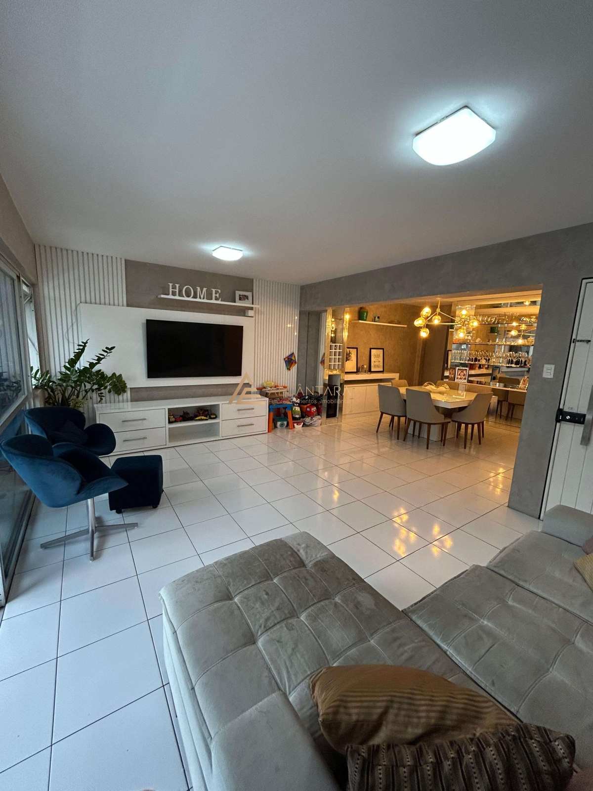 Apartamento à venda com 3 quartos, 140m² - Foto 2