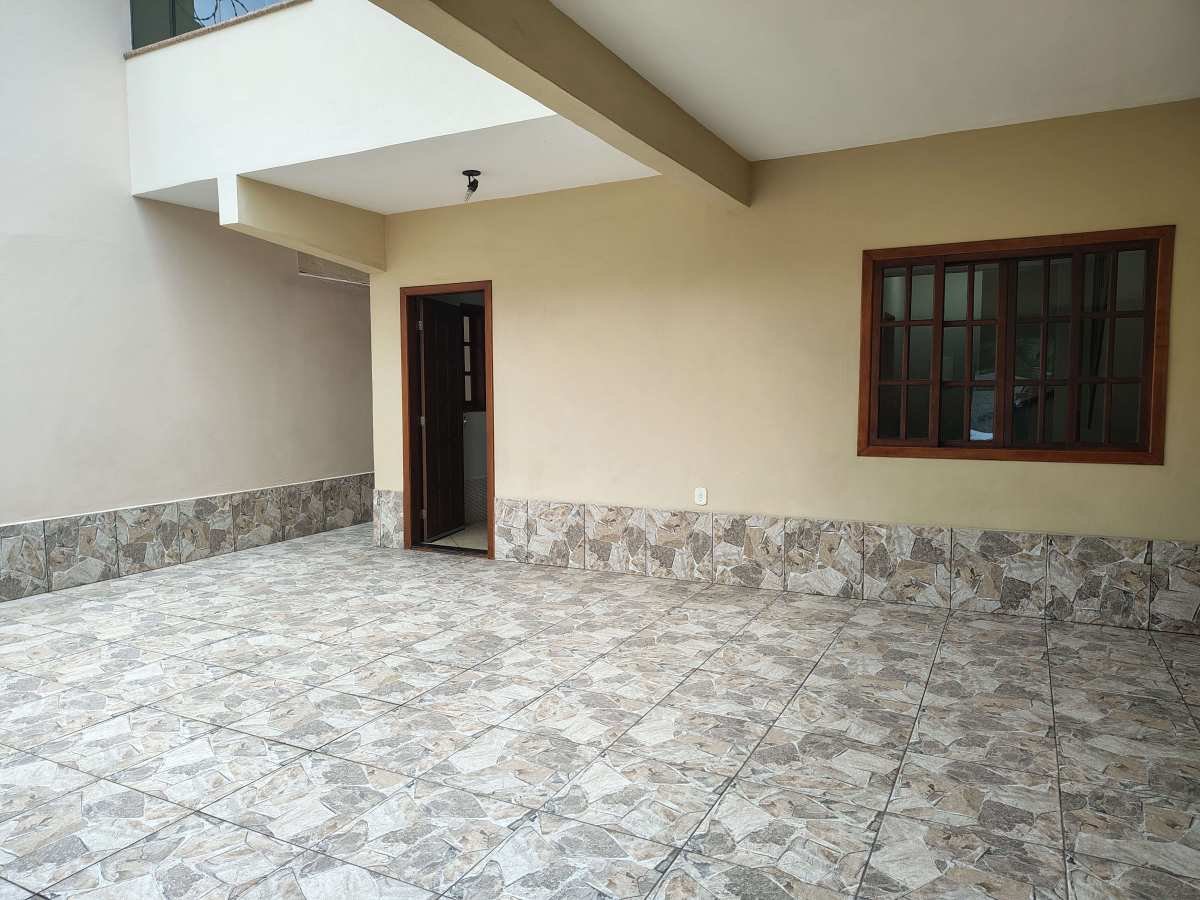 Casa à venda com 3 quartos, 131m² - Foto 2