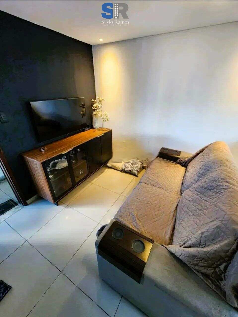 Apartamento à venda com 2 quartos, 62m² - Foto 2