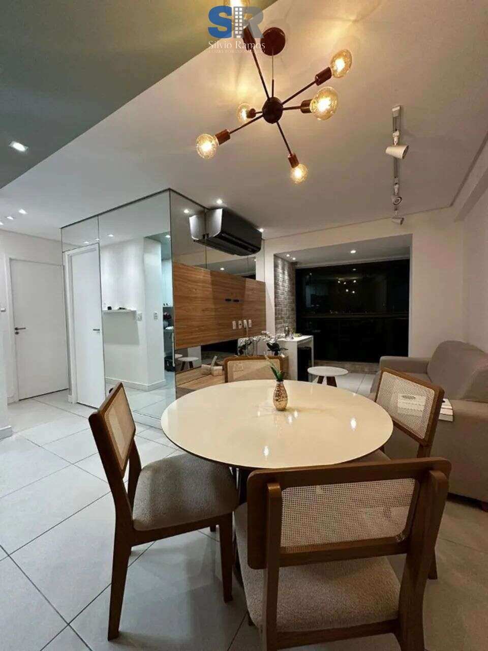 Apartamento Mobiliado para Aluguel em Boa Viagem – 2 Quartos (1 Suíte) com Vaga de Garagem