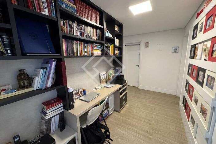 Apartamento para alugar com 4 quartos, 241m² - Foto 24