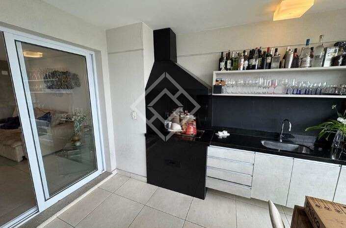 Apartamento para alugar com 4 quartos, 241m² - Foto 9